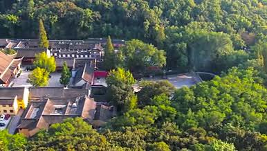 4K航拍南京城市地标栖霞寺寺庙视频的预览图